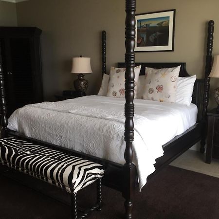 Caribbean Club Boutique Hotel, Grand Cayman Dog City 外观 照片