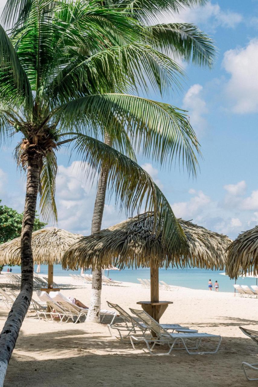 Caribbean Club Boutique Hotel, Grand Cayman Dog City 外观 照片